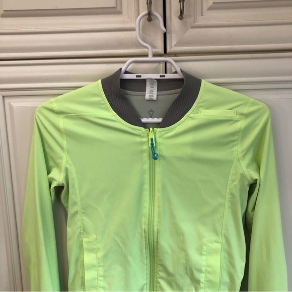 Ivivva by Lululemon reversible jacket - Picture 3 of 13
